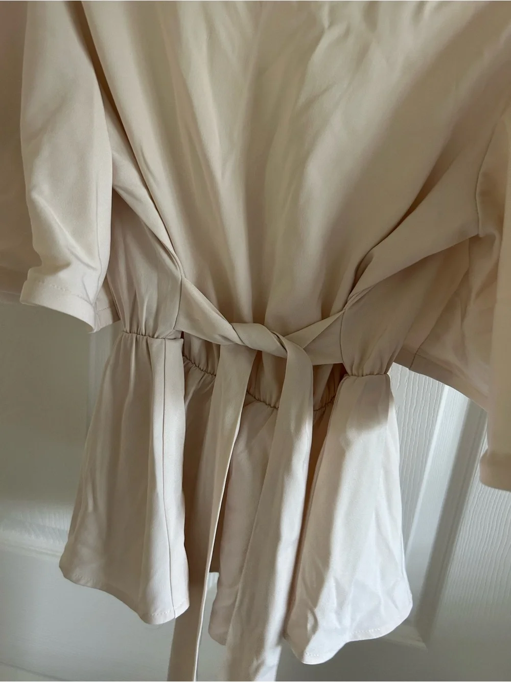 Sugar + Lips Statement Sleeve Flutter-Sleeve Cream Size XS Wrap Blouse - Picture 2 of 7